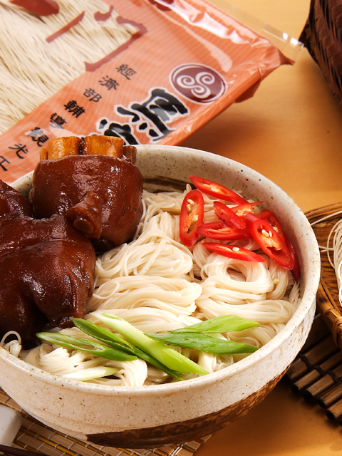 Braised Pork Knuckle Misua noodles